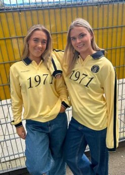 Modström 1971 Polo - Yellow/Navy 10 Modström 1971 Polo - Yellow/Navy -Butler Loftet Butik 1971 polo YellowNavy Modstrom 4