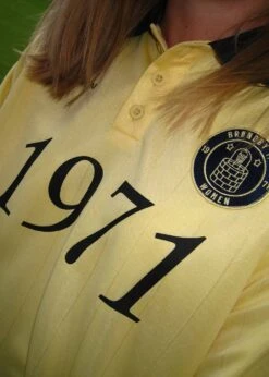 Modström 1971 Polo - Yellow/Navy 11 Modström 1971 Polo - Yellow/Navy -Butler Loftet Butik 1971 polo YellowNavy Modstrom 5