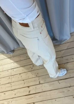 Woodbird Carla Off White Jeans - Off White -Butler Loftet Butik Carla Off white Jeans Off White Woodbird 3