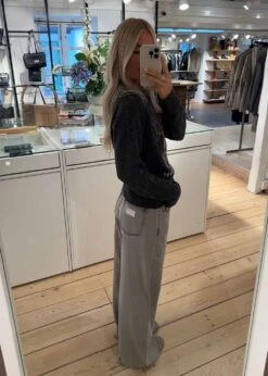 Ganni Future Denim Wide Jeans - Gray Quill -Butler Loftet Butik Future Denim Wide Jeans Gray Quill Ganni 3