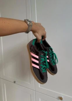 Adidas Originals GAZELLE INDOOR - Dark Brown -Butler Loftet Butik GAZELLE INDOOR Dark Brown Adidas Originals 3