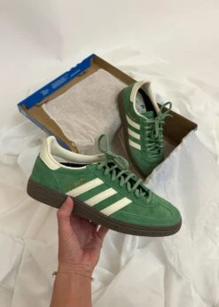 Adidas Originals HANDBALL SPEZIAL - Preloved Green -Butler Loftet Butik HANDBALL SPEZIAL Preloved Green Adidas Originals 3