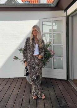 Modström HarveyMD Print Pants - Leo Leo Print 11 Modström HarveyMD Print Pants - Leo Leo Print -Butler Loftet Butik HarveyMD print pants Leo Leo Print Modstrom 5