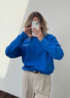 Health Is Wealth Crewneck - Paris Blue 8 Health Is Wealth Crewneck - Paris Blue -Butler Loftet Butik Health is Wealth Crewneck Paris Blue Sporty Rich 2 9473a046