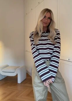 Neo Noir Mala Stripe Polo Blouse - Brown -Butler Loftet Butik Mala Stripe Polo Blouse Brown Neo Noir 2