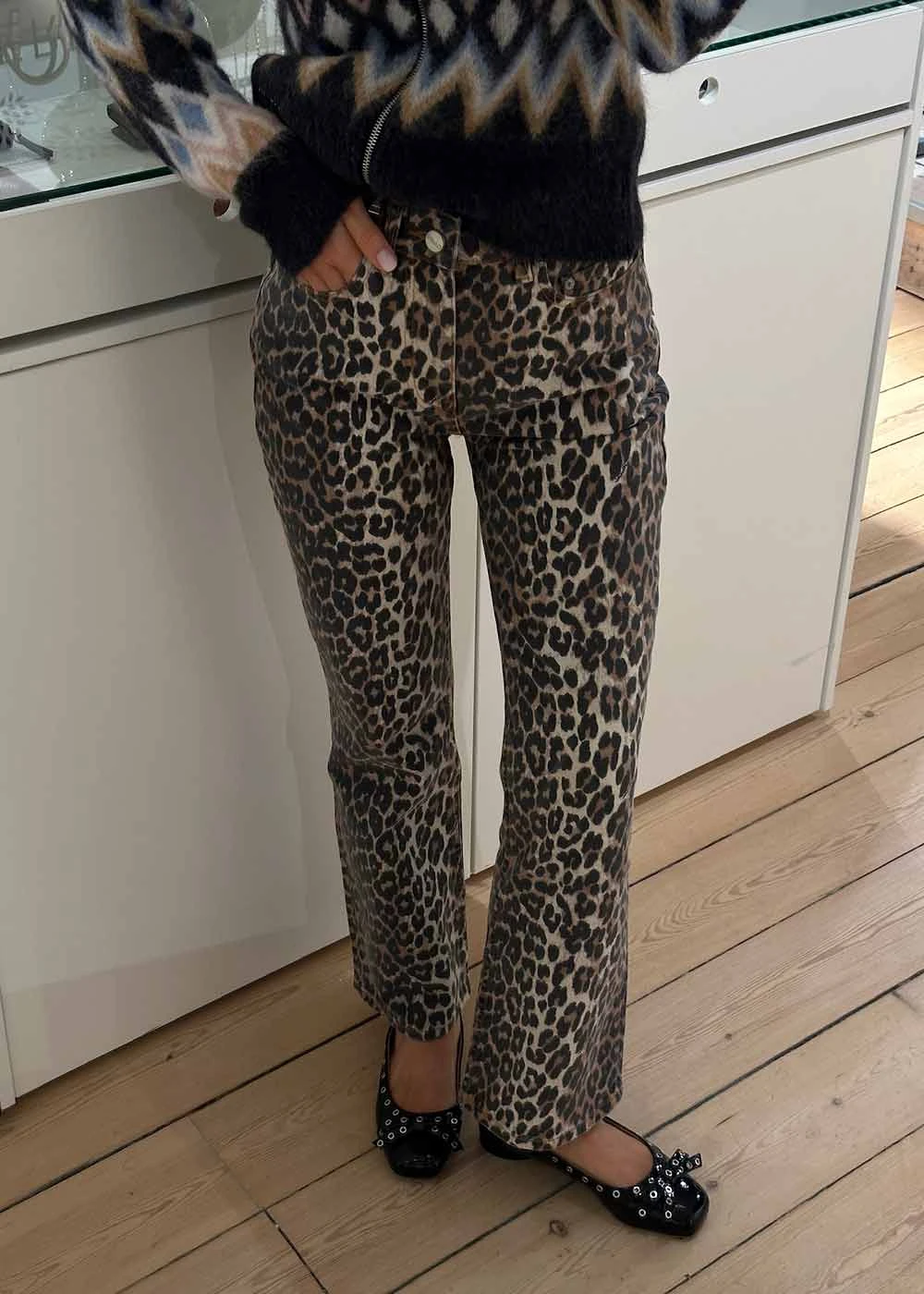 Ganni Print Denim Betzy Cropped - Leopard 4 Ganni Print Denim Betzy Cropped - Leopard - Billede 2