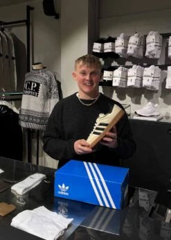 Adidas Originals SAMBA OG - Cream White / Core Black / Sand Strata -Butler Loftet Butik SAMBA OG Cream White Core Black Sand Strata Adidas Originals 9