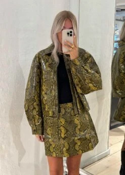 Baum Und Pferdgarten SCYLER - Yellow Snake 10 Baum Und Pferdgarten SCYLER - Yellow Snake -Butler Loftet Butik SCYLER Yellow Snake Baum und Pferdgarten 3