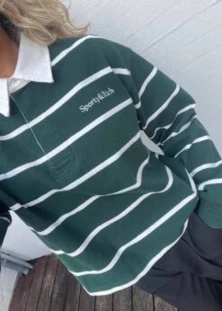 Serif Logo Cropped Rugby Polo - Forest/White -Butler Loftet Butik Serif Logo Cropped Rugby Polo ForestWhite Sporty Rich 3