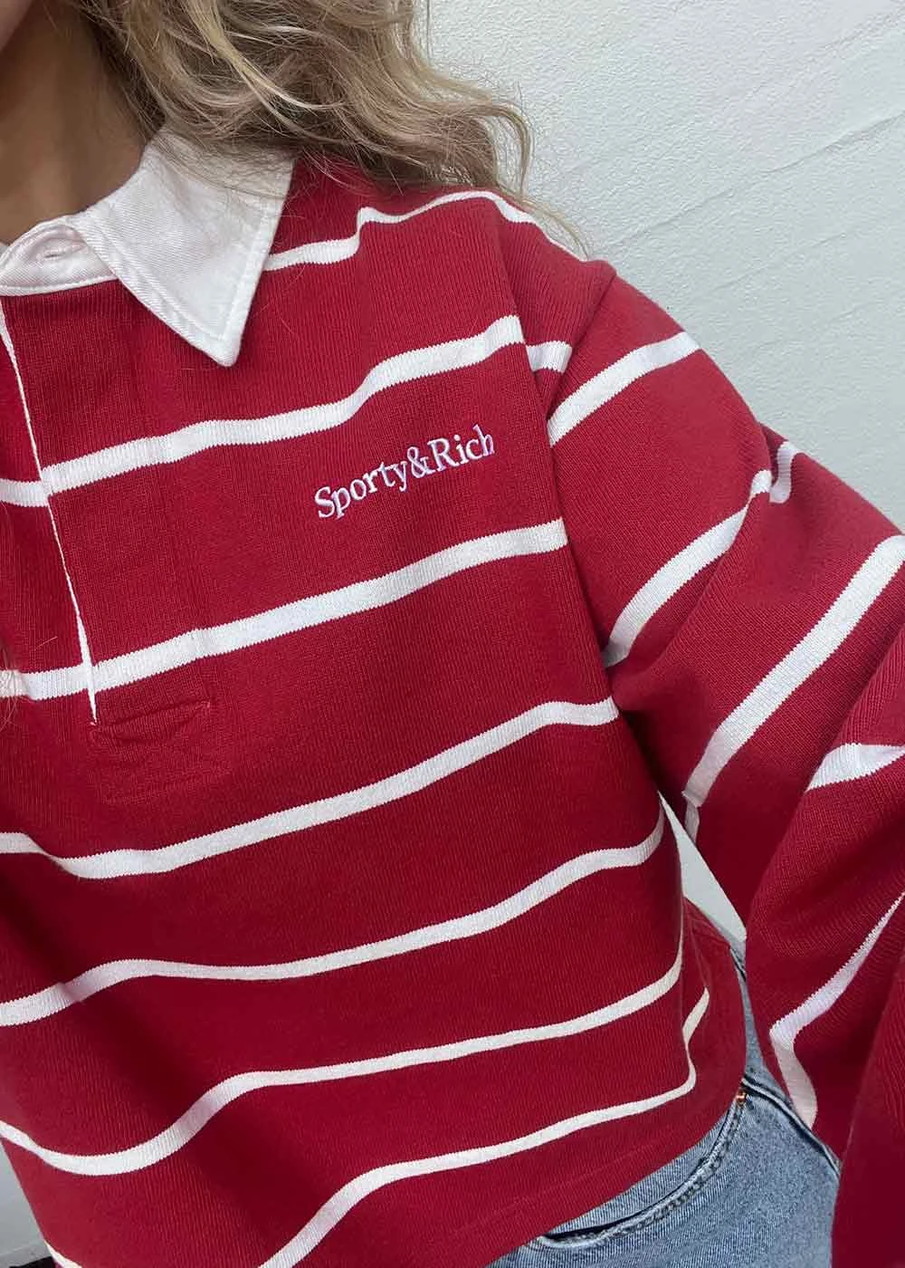 Serif Logo Cropped Rugby Polo - Ruby/White 5 Serif Logo Cropped Rugby Polo - Ruby/White - Billede 3