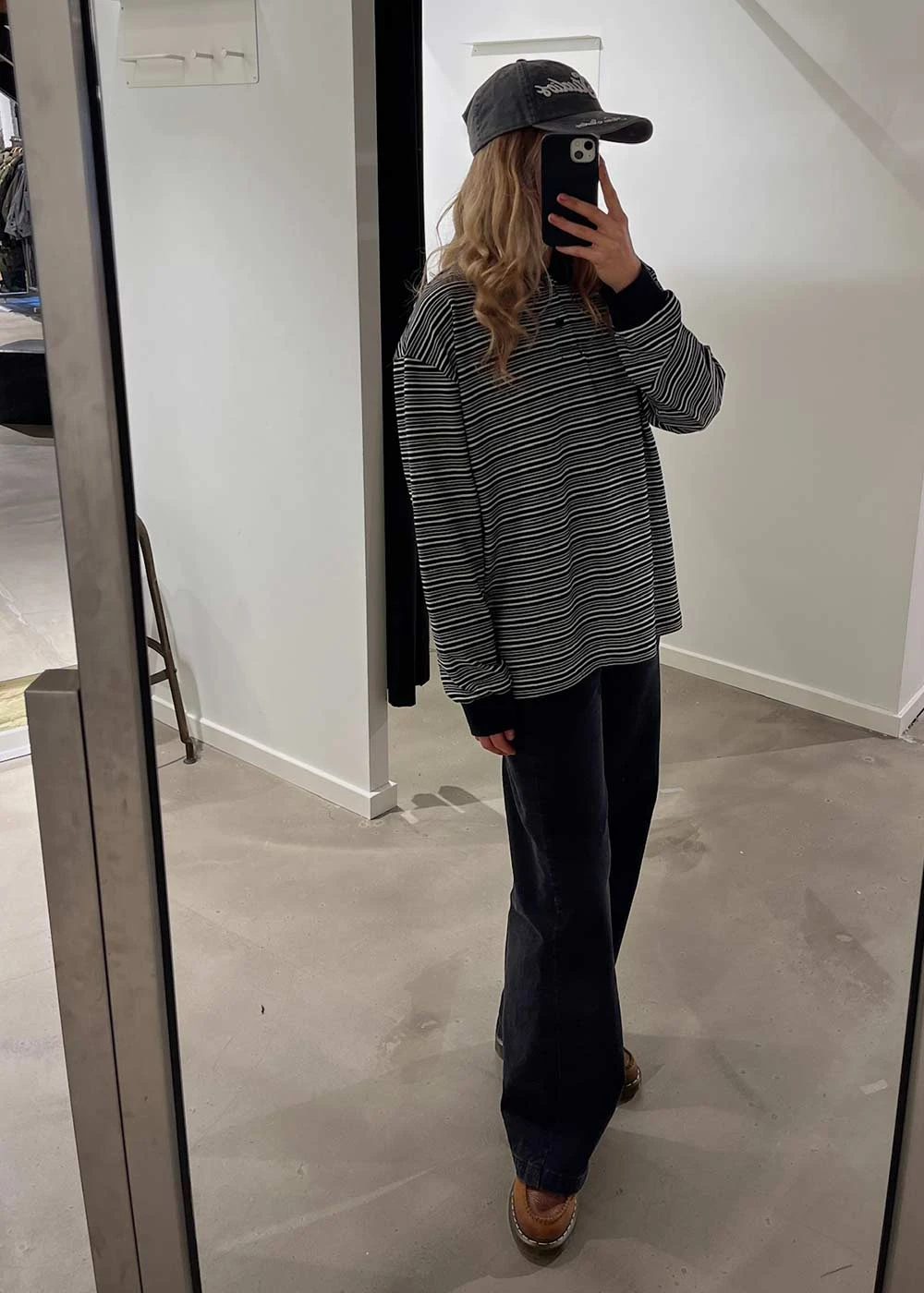 Steffi Oversized Polo - Black/Off White Stripe 4 Steffi Oversized Polo - Black/Off White Stripe - Billede 2