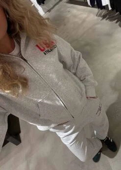 USA Athletics Cropped Zip Hoodie - Heather Gray -Butler Loftet Butik USA Athletics Cropped Zip Hoodie Heather Gray Sporty Rich 7