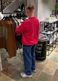 Woodbird Zhang Washed Crew - Pink 7 Woodbird Zhang Washed Crew - Pink -Butler Loftet Butik Zhang Washed Crew Pink Woodbird 3